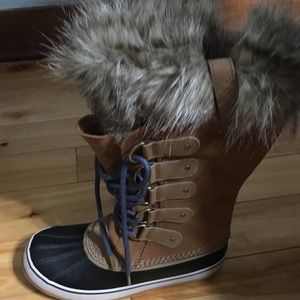 Sorel Joan of Arctic Size 10